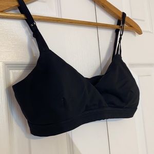 Lululemon cross over black bra size 8